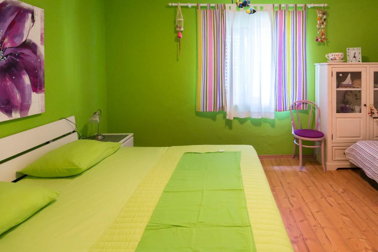 Holiday Jovis Drvenik (Split-Dalmatia)